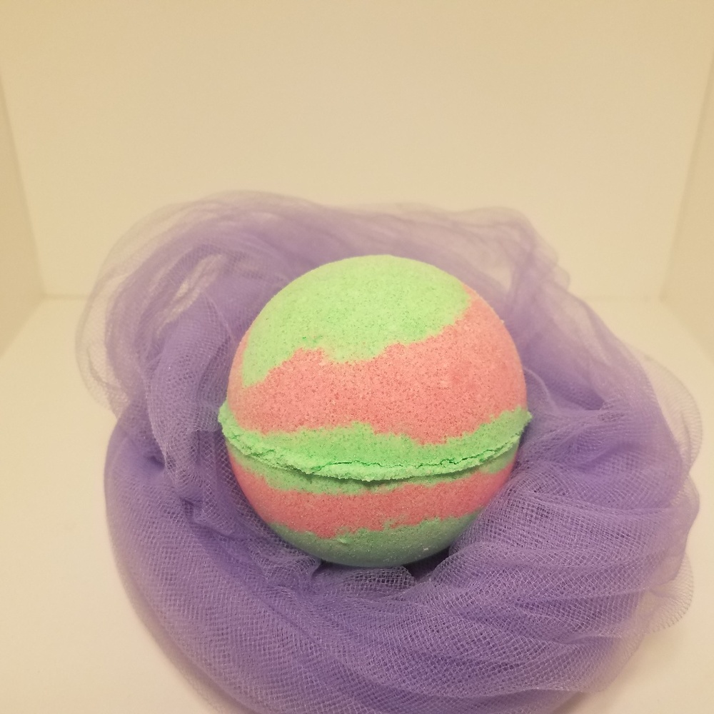 Peppermint Grass 8oz Bath Bomb
